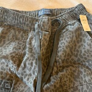 GAP Olive Leopard-Print Pull-On Pants Barrel Jean